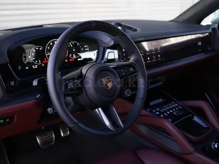 Porsche Cayenne GTS 2025 года за 113 625 000 тг. в Астана – фото 6