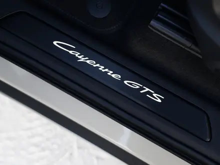 Porsche Cayenne GTS 2025 года за 113 625 000 тг. в Астана – фото 28