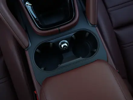 Porsche Cayenne GTS 2025 года за 113 625 000 тг. в Астана – фото 21