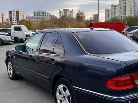 Mercedes-Benz E 280 1998 года за 3 199 999 тг. в Астана – фото 3