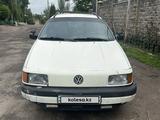 Volkswagen Passat 1993 годаүшін1 300 000 тг. в Алматы