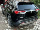 Toyota RAV4 2024 года за 18 390 000 тг. в Костанай – фото 3