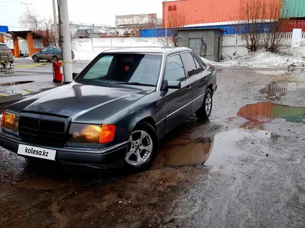 Mercedes-Benz E 200 1993 года за 950 000 тг. в Петропавловск – фото 10