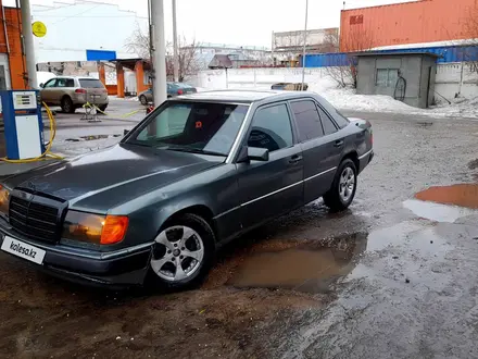 Mercedes-Benz E 200 1993 года за 950 000 тг. в Петропавловск – фото 9