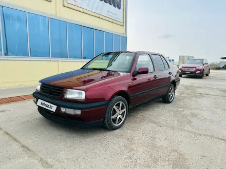 Volkswagen Vento 1993 года за 1 750 000 тг. в Уральск – фото 4