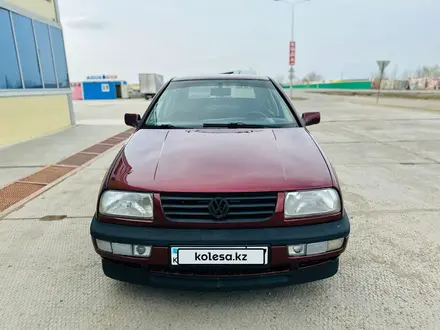 Volkswagen Vento 1993 года за 1 750 000 тг. в Уральск – фото 8