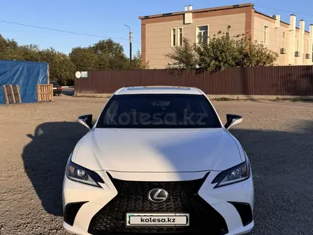 Lexus ES 350 2018 года за 26 000 000 тг. в Костанай – фото 2