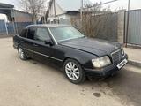 Mercedes-Benz E 220 1993 года за 750 000 тг. в Алматы – фото 4