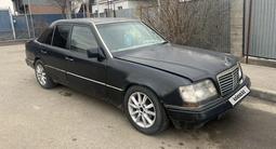 Mercedes-Benz E 220 1993 года за 750 000 тг. в Алматы – фото 4