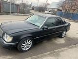 Mercedes-Benz E 220 1993 года за 750 000 тг. в Алматы – фото 2