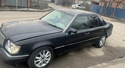 Mercedes-Benz E 220 1993 года за 750 000 тг. в Алматы – фото 2