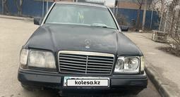 Mercedes-Benz E 220 1993 года за 750 000 тг. в Алматы – фото 3