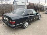 Mercedes-Benz E 220 1993 года за 750 000 тг. в Алматы – фото 5