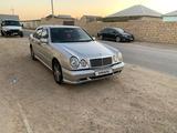 Mercedes-Benz E 320 1997 годаүшін3 700 000 тг. в Актау – фото 2