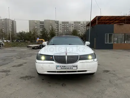 Lincoln Town Car 2004 года за 3 500 000 тг. в Алматы – фото 17