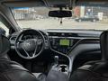 Toyota Camry 2018 года за 13 300 000 тг. в Алматы – фото 7