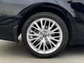 Toyota Camry 2018 года за 13 300 000 тг. в Алматы – фото 6
