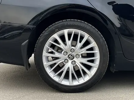Toyota Camry 2018 года за 13 300 000 тг. в Алматы – фото 6