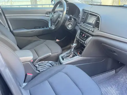 Hyundai Elantra 2018 года за 5 500 000 тг. в Атырау – фото 5