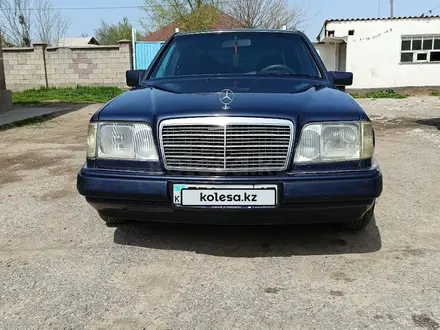 Mercedes-Benz E 220 1995 годаүшін2 400 000 тг. в Шымкент