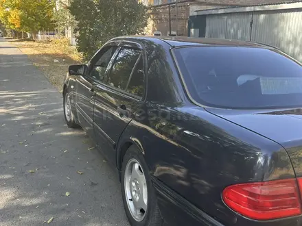 Mercedes-Benz E 240 1998 года за 2 900 000 тг. в Уральск – фото 5