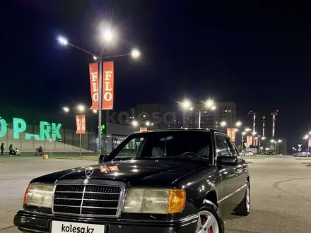 Mercedes-Benz E 230 1991 года за 2 000 000 тг. в Алматы