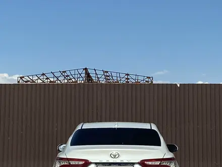 Toyota Camry 2019 года за 15 000 000 тг. в Жанаозен – фото 3