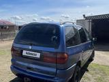 Volkswagen Sharan 1998 года за 900 000 тг. в Уральск