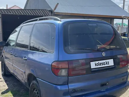 Volkswagen Sharan 1998 года за 900 000 тг. в Уральск – фото 4