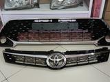 Решетка радиатора / в бампер Toyota Camry 55 (2014-2018 гг.) за 85 000 тг. в Астана