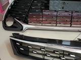 Решетка радиатора / в бампер Toyota Camry 55 (2014-2018 гг.) за 85 000 тг. в Астана – фото 2
