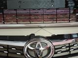 Решетка радиатора / в бампер Toyota Camry 55 (2014-2018 гг.) за 85 000 тг. в Астана – фото 3