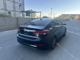 Hyundai Elantra 2017 годаfor7 300 000 тг. в Атырау – фото 4