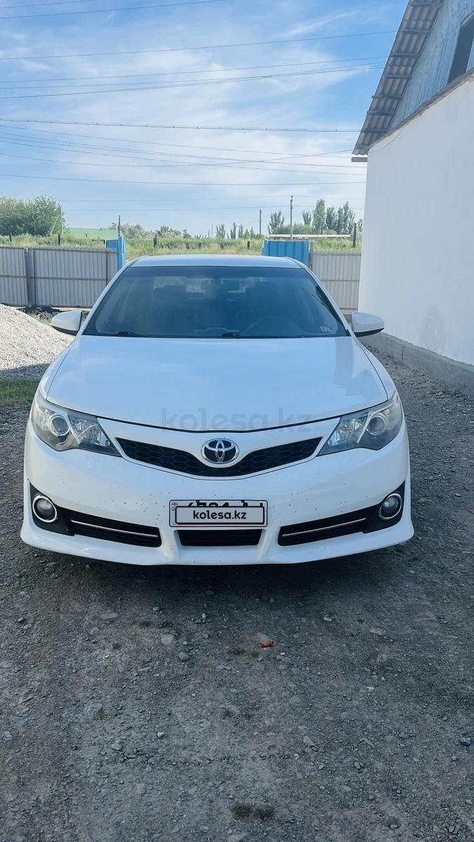 Toyota Camry 2012 г.