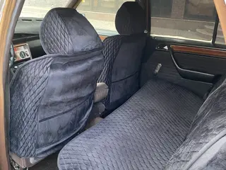 Mercedes-Benz E 230