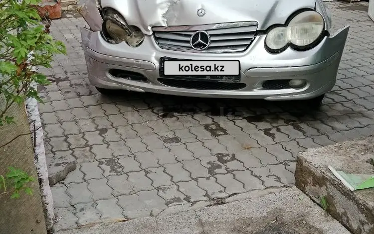 Mercedes-Benz C 230 2004 года за 1 300 000 тг. в Алматы