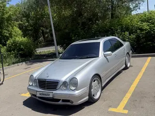 Mercedes-Benz E 55 AMG