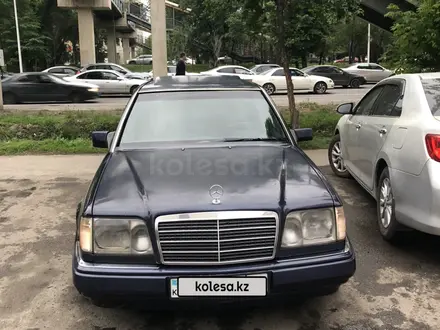 Mercedes-Benz E 280 1994 года за 1 900 000 тг. в Алматы – фото 2