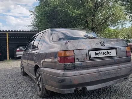 Volkswagen Vento 1993 года за 900 000 тг. в Экибастуз – фото 2