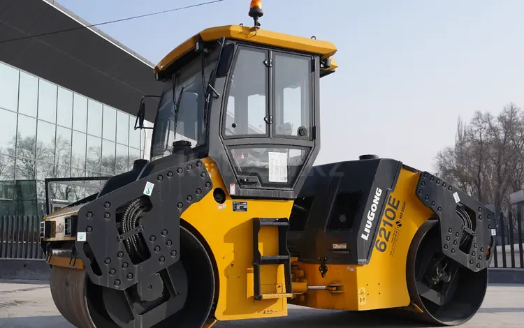 LiuGong  CLG6211E двухвальцовый дорожный каток 10т 2026 года за 34 300 000 тг. в Алматы