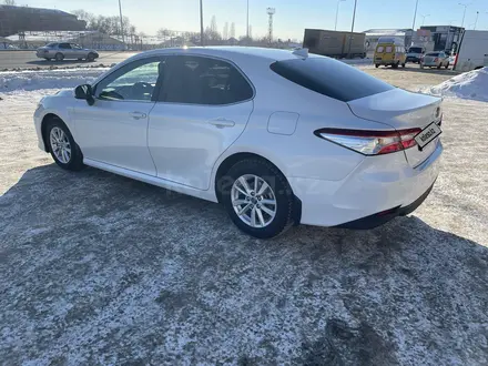 Toyota Camry 2018 года за 13 500 000 тг. в Уральск – фото 5
