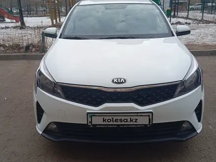 Kia Rio 2021 года за 7 900 000 тг. в Актобе