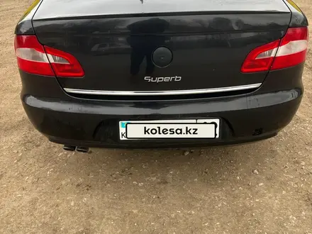 Skoda Superb 2012 года за 5 000 000 тг. в Актобе – фото 2