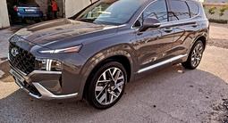 Hyundai Santa Fe 2022 годаfor17 300 000 тг. в Актау