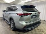 Toyota Highlander Luxe 2022 года за 18 200 000 тг. в Алматы – фото 2