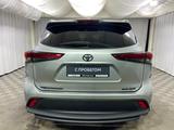 Toyota Highlander Luxe 2022 года за 18 200 000 тг. в Алматы – фото 4