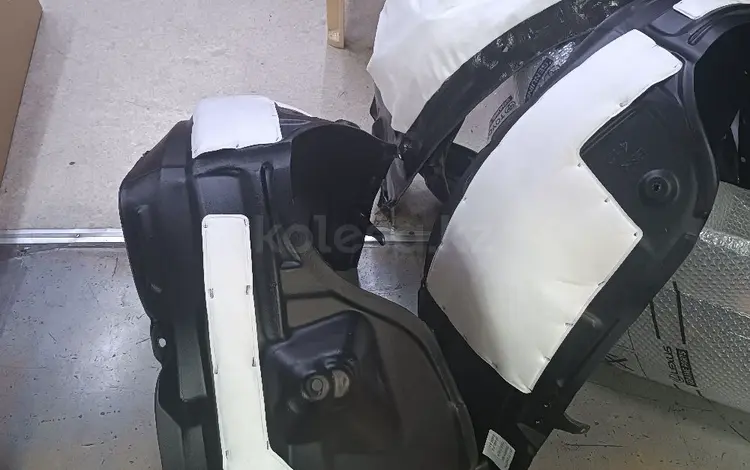 Подкрыльники Камри Ес Camry ES TOYOTA LEXUS за 15 000 тг. в Павлодар