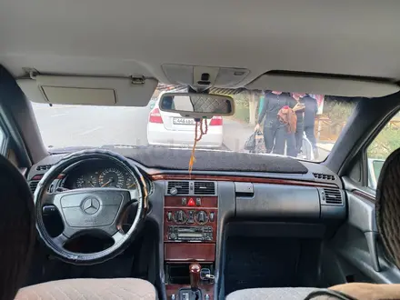 Mercedes-Benz E 280 1996 года за 3 200 000 тг. в Кызылорда – фото 3