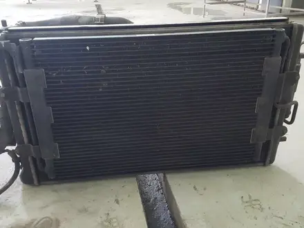 Есть основной радиатор с автомата. радиатор кондиционера и диффузор за 33 330 тг. в Астана