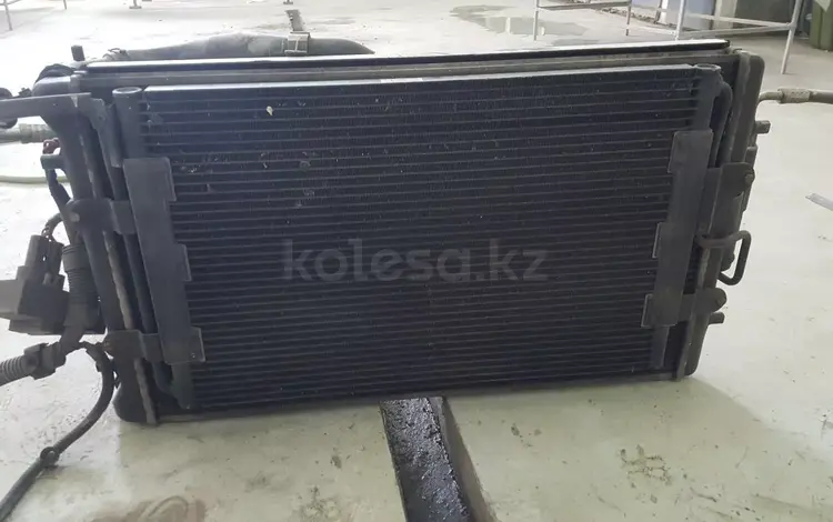 Есть основной радиатор с автомата. радиатор кондиционера и диффузор за 33 330 тг. в Астана